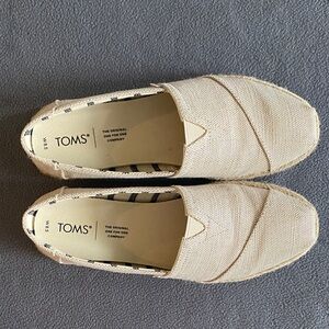 TOMS Women's Iridescent Cream Canvas Flats